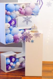 Frozen Birthday Balloon Mosaic Decor